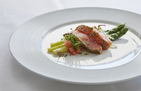 Lachsgericht mit Spargel