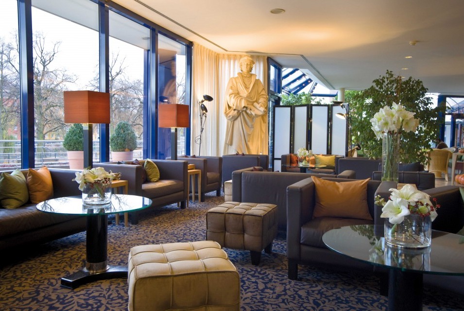 Lobby bei Tageslicht