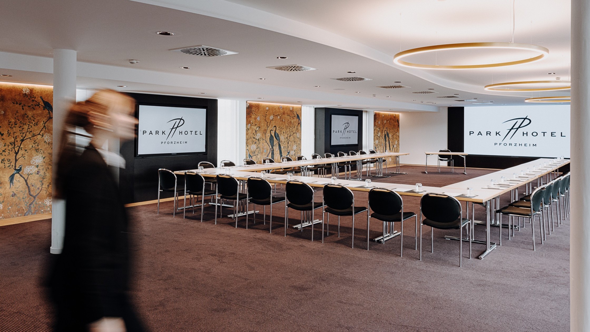 Tagungsraum mit U-Form Bestuhlung