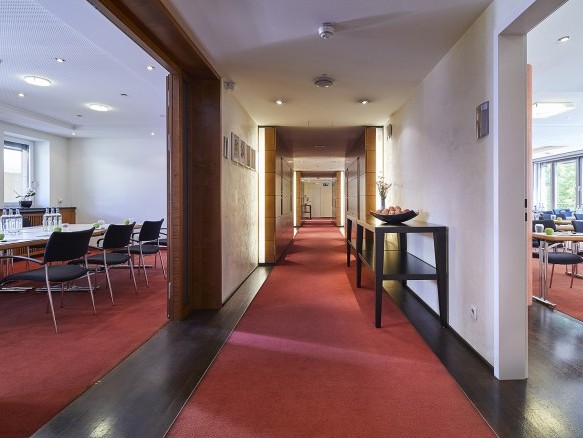 Tagungsetage mit Blick in Tagungsräume