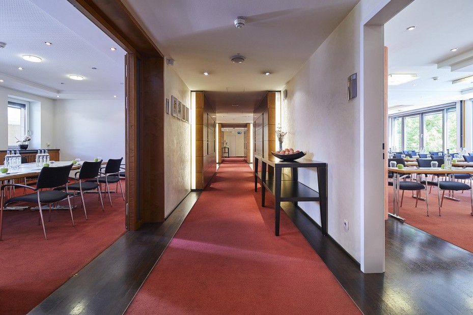 Tagungsetage mit Blick in Tagungsräume