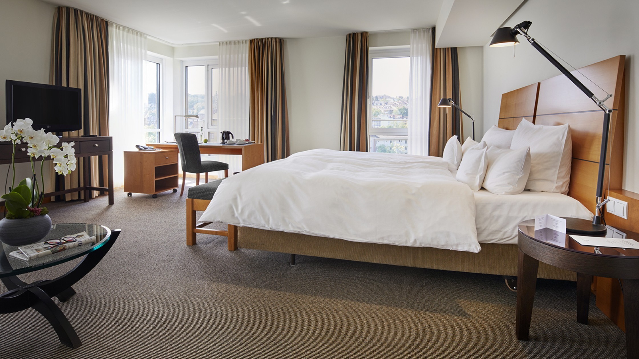 Familien Zimmer mit ausklappbarem Sofa und Kuscheltiere