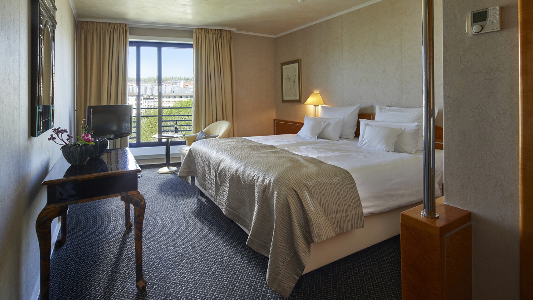 Das großzügige Schlafzimmer der Präsidenktensuite