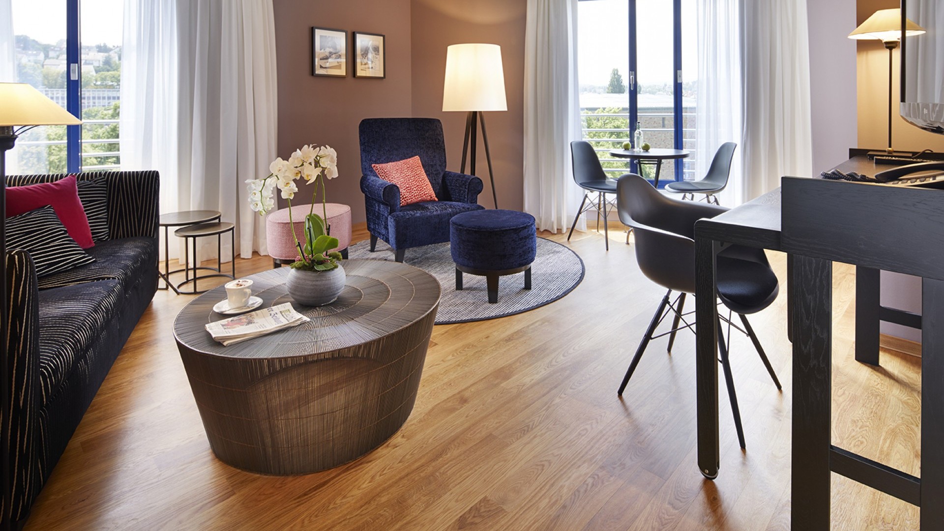 Großzügiger Wohnbereich der Suite