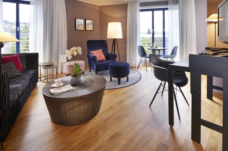 Großzügiger Wohnbereich der Suite